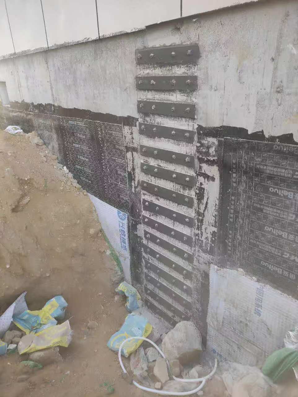 天门房屋柱子加固方法